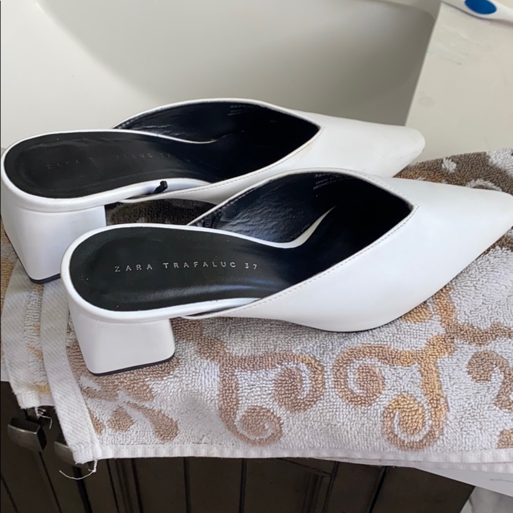 Block heel mules on trend by Zara